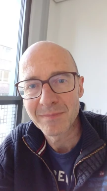 <span>Frank, 56</span>&nbsp;<span style='width: 25px; height: 16px; float: right; background-image: url(/bitmaps/flags_small/DE.PNG)'>&nbsp;</span><br><span>Freiburg, Germania</span>&nbsp;<input type='button' class='joinbtn' style='float: right' value='JOIN NOW' />