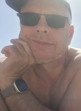 English men looking for love