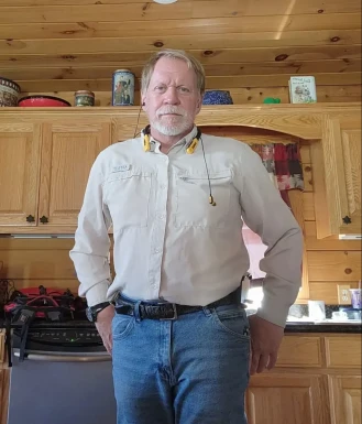 <span>Michael , 55</span>&nbsp;<span style='width: 25px; height: 16px; float: right; background-image: url(/bitmaps/flags_small/US.PNG)'>&nbsp;</span><br><span>Elizabeth, Stati Uniti d'America</span>&nbsp;<input type='button' class='joinbtn' style='float: right' value='JOIN NOW' />