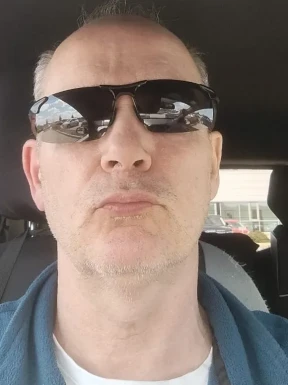 English men looking for love