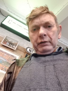 <span>Charles, 55</span> <span style='width: 25px; height: 16px; float: right; background-image: url(/bitmaps/flags_small/UK.PNG)'> </span><br><span>London, United Kingdom</span> <input type='button' class='joinbtn' style='float: right' value='JOIN NOW' />