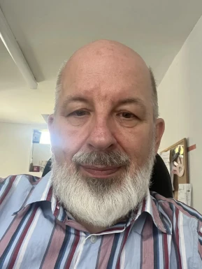 English men looking for love