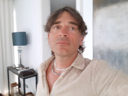 <span>Andrea Betelgeus, 54</span> <span style='width: 25px; height: 16px; float: right; background-image: url(/bitmaps/flags_small/IT.PNG)'> </span><br><span>Bologna, Italy</span> <input type='button' class='joinbtn' style='float: right' value='JOIN NOW' />