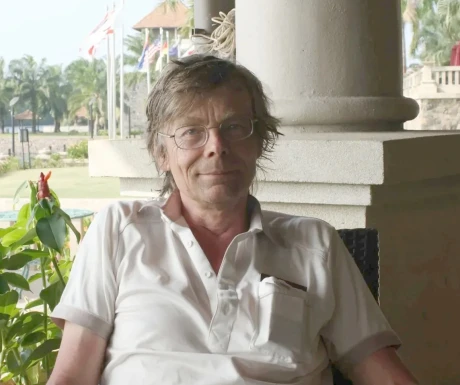 <span>Rob, 64</span> <span style='width: 25px; height: 16px; float: right; background-image: url(/bitmaps/flags_small/UK.PNG)'> </span><br><span>Luton, 英国</span> <input type='button' class='joinbtn' style='float: right' value='JOIN NOW' />