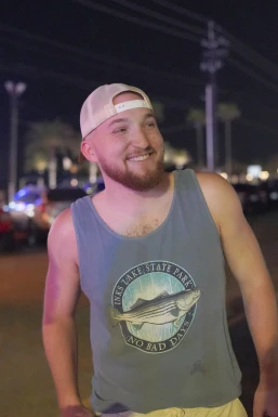 <span>Dave, 27</span>&nbsp;<span style='width: 25px; height: 16px; float: right; background-image: url(/bitmaps/flags_small/US.PNG)'>&nbsp;</span><br><span>Houston, United States of America</span>&nbsp;<input type='button' class='joinbtn' style='float: right' value='JOIN NOW' />