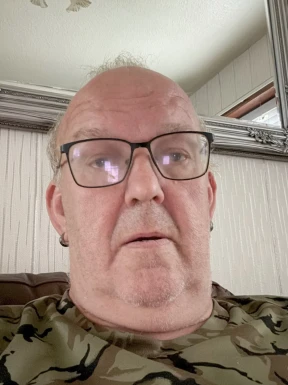 English men looking for love