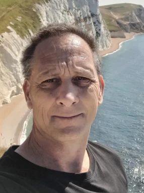 English men looking for love